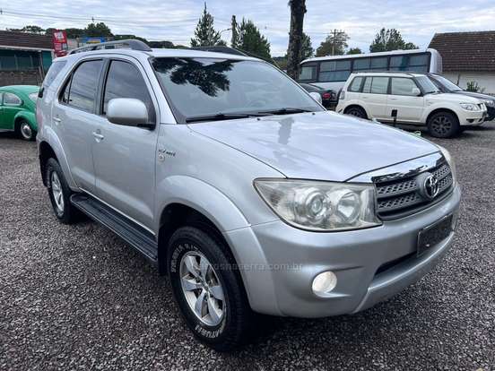TOYOTA-HILUX SW4-2009