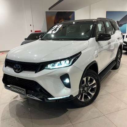 TOYOTA-HILUX SW4-2022