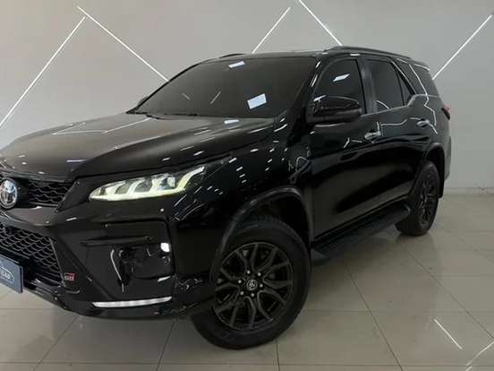 TOYOTA-HILUX SW4-2.8 D-4D TURBO DIESEL GR-S 7L 4X4 AUTOMÁTICO TOYOTA-HILUX SW4-2022