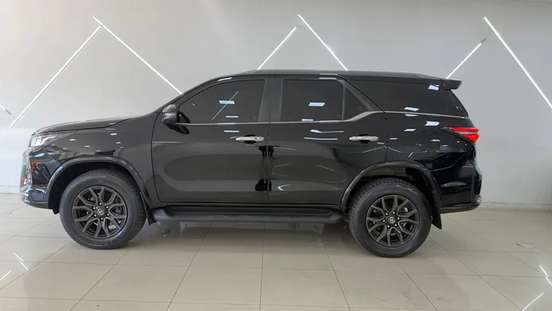 TOYOTA-HILUX SW4-2022