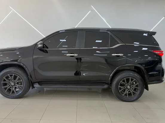 TOYOTA-HILUX SW4-2.8 D-4D TURBO DIESEL GR-S 7L 4X4 AUTOMÁTICO TOYOTA-HILUX SW4-2022
