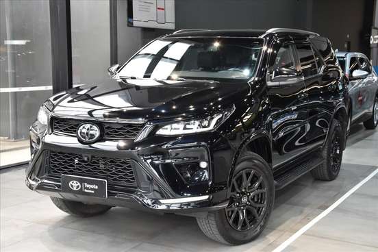 TOYOTA-HILUX SW4-2023