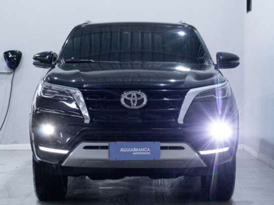 TOYOTA-HILUX SW4-2.8 D-4D TURBO DIESEL SRX 4X4 AUTOMÁTICO TOYOTA-HILUX SW4-2020