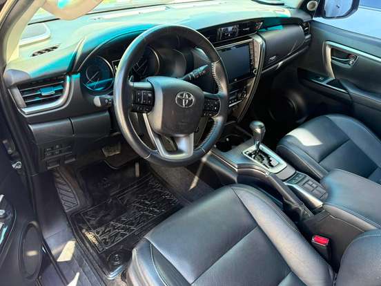TOYOTA-HILUX SW4-2021