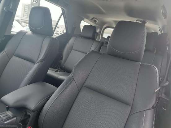 TOYOTA-HILUX SW4-2025
