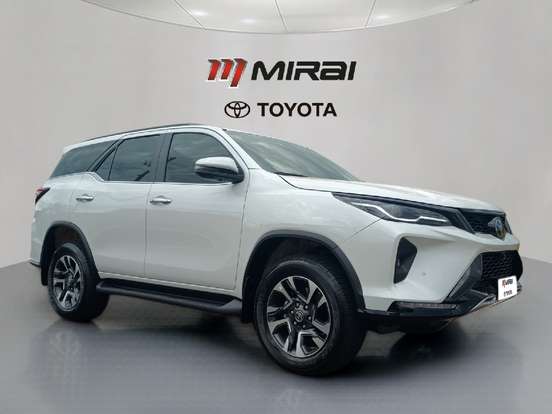 TOYOTA-HILUX SW4-2025