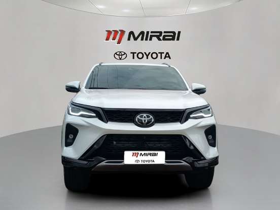 TOYOTA-HILUX SW4-2.8 D-4D TURBO DIESEL SRX PLATINUM 4X4 AUTOMÁTICO TOYOTA-HILUX SW4-2025