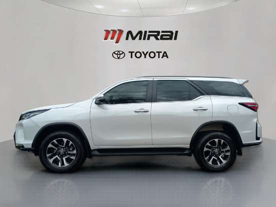 TOYOTA-HILUX SW4-2025