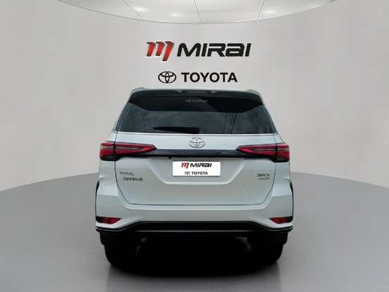 TOYOTA-HILUX SW4-2025