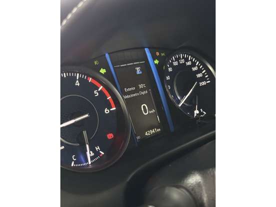 TOYOTA-HILUX SW4-2024