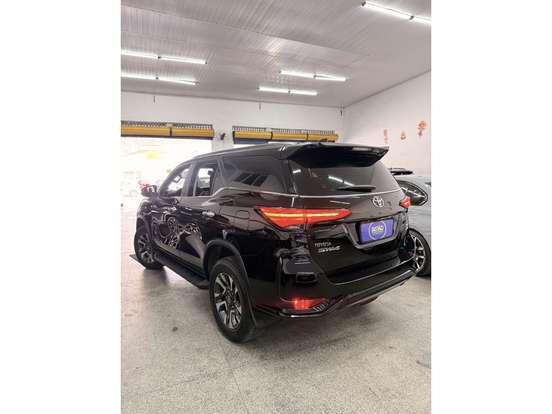TOYOTA-HILUX SW4-2024