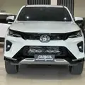 TOYOTA HILUX SW4 2.8 D-4D TURBO DIESEL SRX PLATINUM 7L 4X4 AUTOMÁTICO TOYOTA HILUX SW4 2.8 D-4D TURBO DIESEL SRX PLATINUM 7L 4X4 AUTOMÁTICO