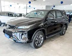 TOYOTA HILUX SW4 2.8 D-4D TURBO DIESEL SRX PLATINUM 7L 4X4 AUTOMÁTICO TOYOTA HILUX SW4 2.8 D-4D TURBO DIESEL SRX PLATINUM 7L 4X4 AUTOMÁTICO