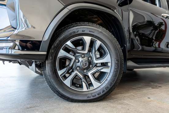 TOYOTA-HILUX SW4-2026