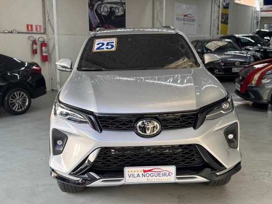 TOYOTA-HILUX SW4-2.8 D-4D TURBO DIESEL SRX PLATINUM 7L 4X4 AUTOMÁTICO TOYOTA-HILUX SW4-2025