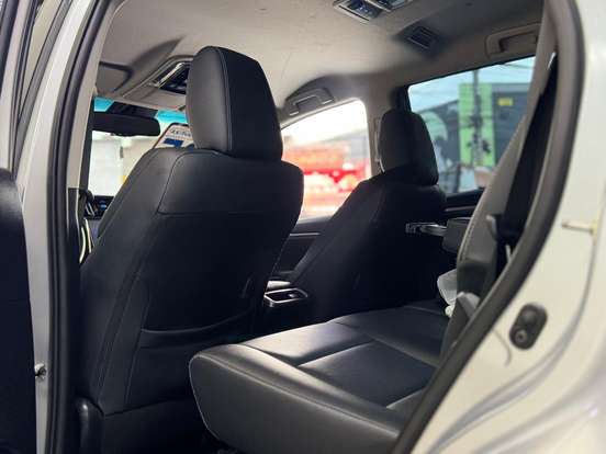 TOYOTA-HILUX SW4-2025