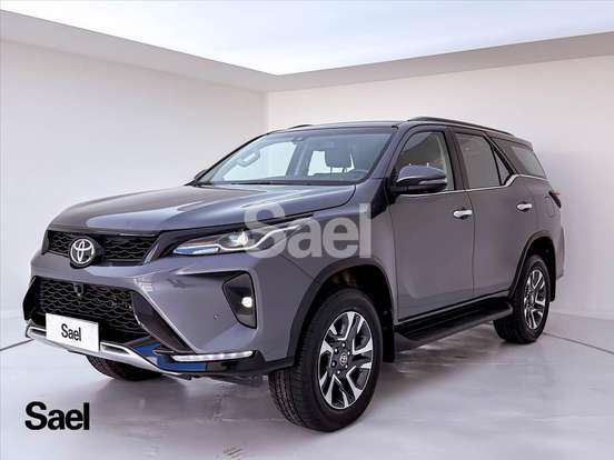 TOYOTA-HILUX SW4-2024