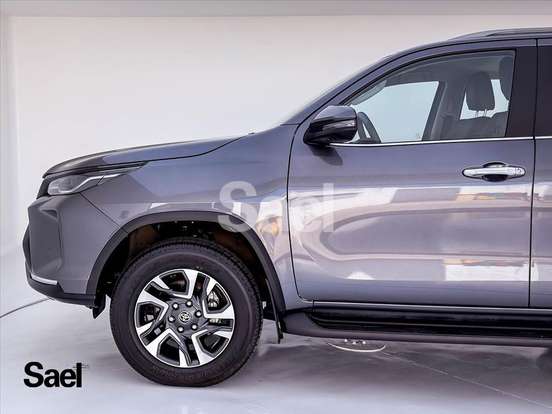 TOYOTA-HILUX SW4-2.8 D-4D TURBO DIESEL SRX PLATINUM 7L 4X4 AUTOMÁTICO TOYOTA-HILUX SW4-2024