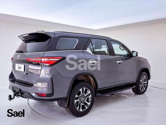 TOYOTA-HILUX SW4-2.8 D-4D TURBO DIESEL SRX PLATINUM 7L 4X4 AUTOMÁTICO TOYOTA-HILUX SW4-2024