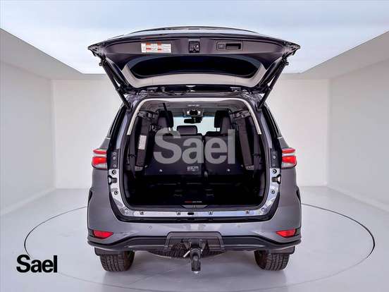TOYOTA-HILUX SW4-2024