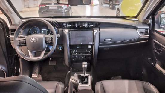 TOYOTA-HILUX SW4-2026