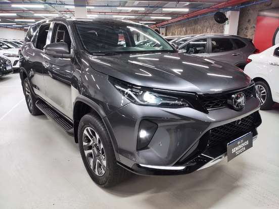 TOYOTA-HILUX SW4-2023