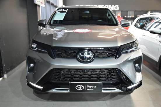 TOYOTA-HILUX SW4-2024