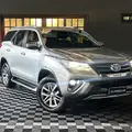TOYOTA HILUX SW4 2.8 SRX 4X4 7 LUGARES 16V TURBO INTERCOOLER DIESEL 4P AUTOMÁTICO TOYOTA HILUX SW4 2.8 SRX 4X4 7 LUGARES 16V TURBO INTERCOOLER DIESEL 4P AUTOMÁTICO