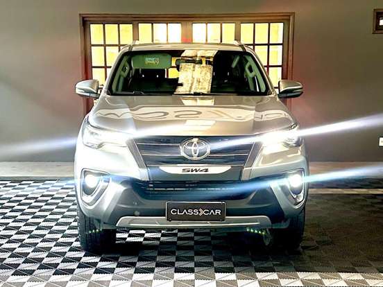 TOYOTA-HILUX SW4-2019