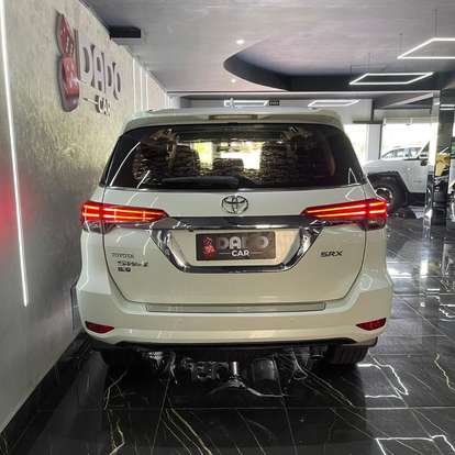 TOYOTA-HILUX SW4-2.8 SRX 4X4 7 LUGARES 16V TURBO INTERCOOLER DIESEL 4P AUTOMÁTICO TOYOTA-HILUX SW4-2018