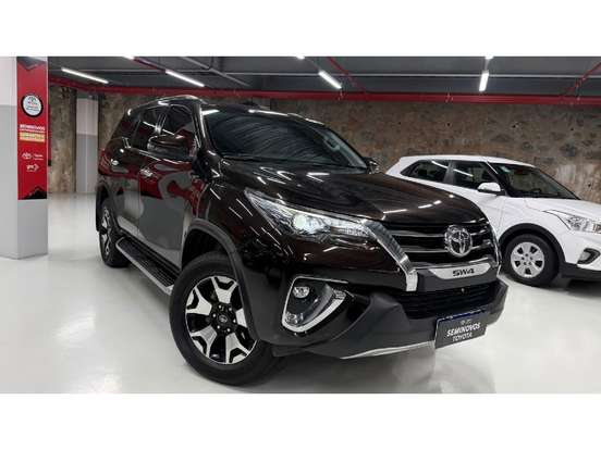 TOYOTA-HILUX SW4-2020