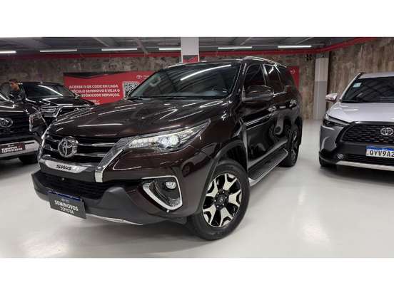 TOYOTA-HILUX SW4-2020