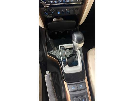 TOYOTA-HILUX SW4-2020
