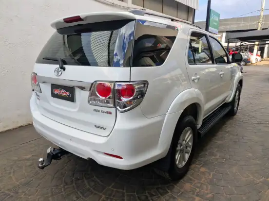TOYOTA-HILUX SW4-2013