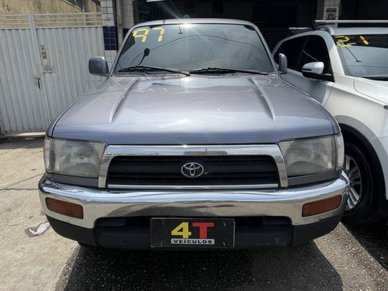 TOYOTA HILUX SW4 3.0 4X4 8V TURBO DIESEL 4P MANUAL