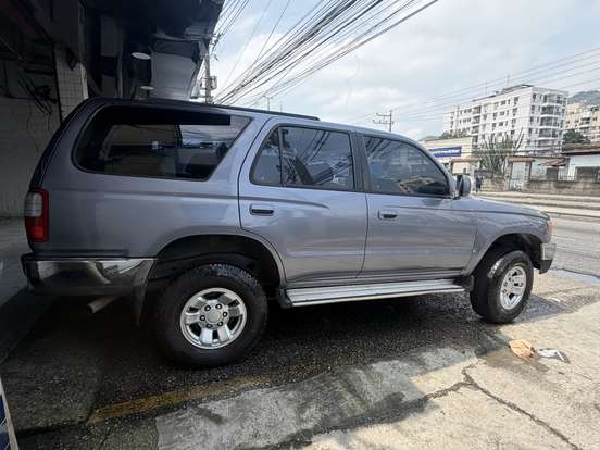 TOYOTA-HILUX SW4-1996
