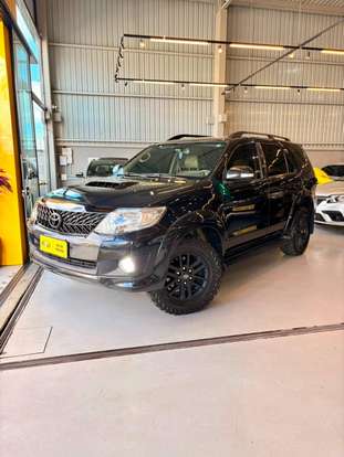 TOYOTA-HILUX SW4-3.0 SR 4X4 16V TURBO INTERCOOLER DIESEL 4P AUTOMÁTICO TOYOTA-HILUX SW4-2012