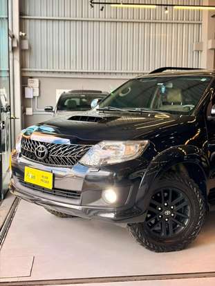 TOYOTA-HILUX SW4-2012