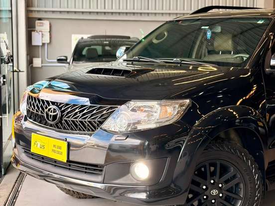 TOYOTA-HILUX SW4-3.0 SR 4X4 16V TURBO INTERCOOLER DIESEL 4P AUTOMÁTICO TOYOTA-HILUX SW4-2012