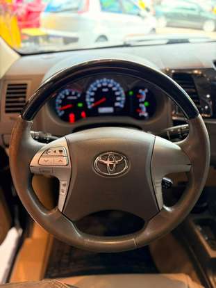 TOYOTA-HILUX SW4-2012