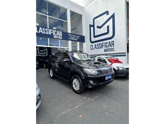 TOYOTA-HILUX SW4-2014