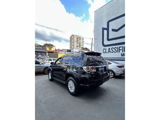 TOYOTA-HILUX SW4-3.0 SRV 4X4 16V TURBO INTERCOOLER DIESEL 4P AUTOMÁTICO TOYOTA-HILUX SW4-2014
