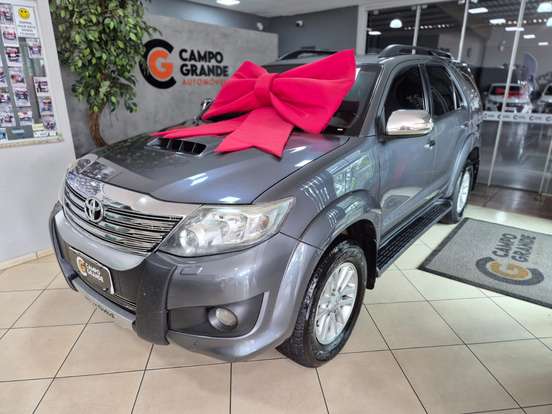 TOYOTA-HILUX SW4-2011
