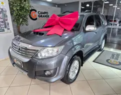 TOYOTA HILUX SW4 3.0 SRV 4X4 7 LUGARES 16V TURBO INTERCOOLER DIESEL 4P AUTOMÁTICO TOYOTA HILUX SW4 3.0 SRV 4X4 7 LUGARES 16V TURBO INTERCOOLER DIESEL 4P AUTOMÁTICO