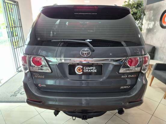 TOYOTA-HILUX SW4-2011