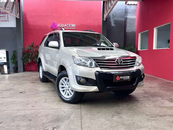 TOYOTA-HILUX SW4-3.0 SRV 4X4 7 LUGARES 16V TURBO INTERCOOLER DIESEL 4P AUTOMÁTICO TOYOTA-HILUX SW4-2012