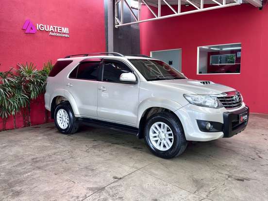 TOYOTA-HILUX SW4-3.0 SRV 4X4 7 LUGARES 16V TURBO INTERCOOLER DIESEL 4P AUTOMÁTICO TOYOTA-HILUX SW4-2012