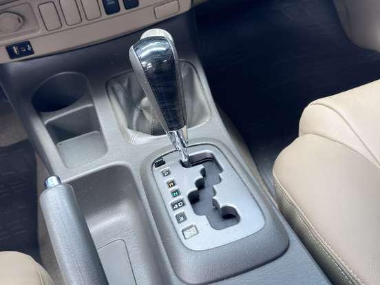 TOYOTA-HILUX SW4-2012