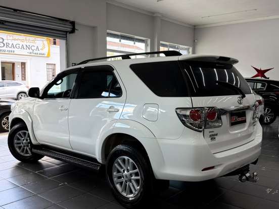 TOYOTA-HILUX SW4-3.0 SRV 4X4 7 LUGARES 16V TURBO INTERCOOLER DIESEL 4P AUTOMÁTICO TOYOTA-HILUX SW4-2012
