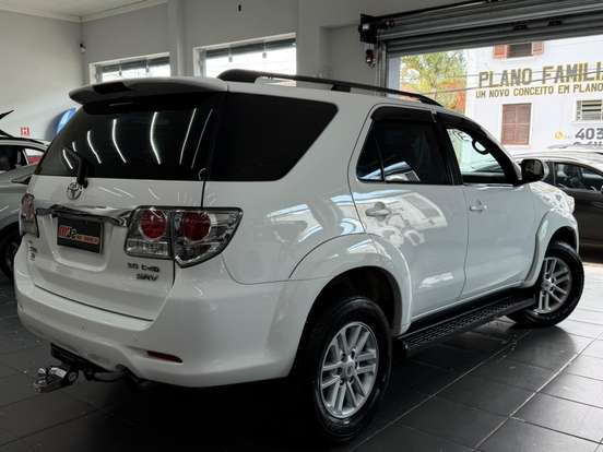 TOYOTA-HILUX SW4-3.0 SRV 4X4 7 LUGARES 16V TURBO INTERCOOLER DIESEL 4P AUTOMÁTICO TOYOTA-HILUX SW4-2012